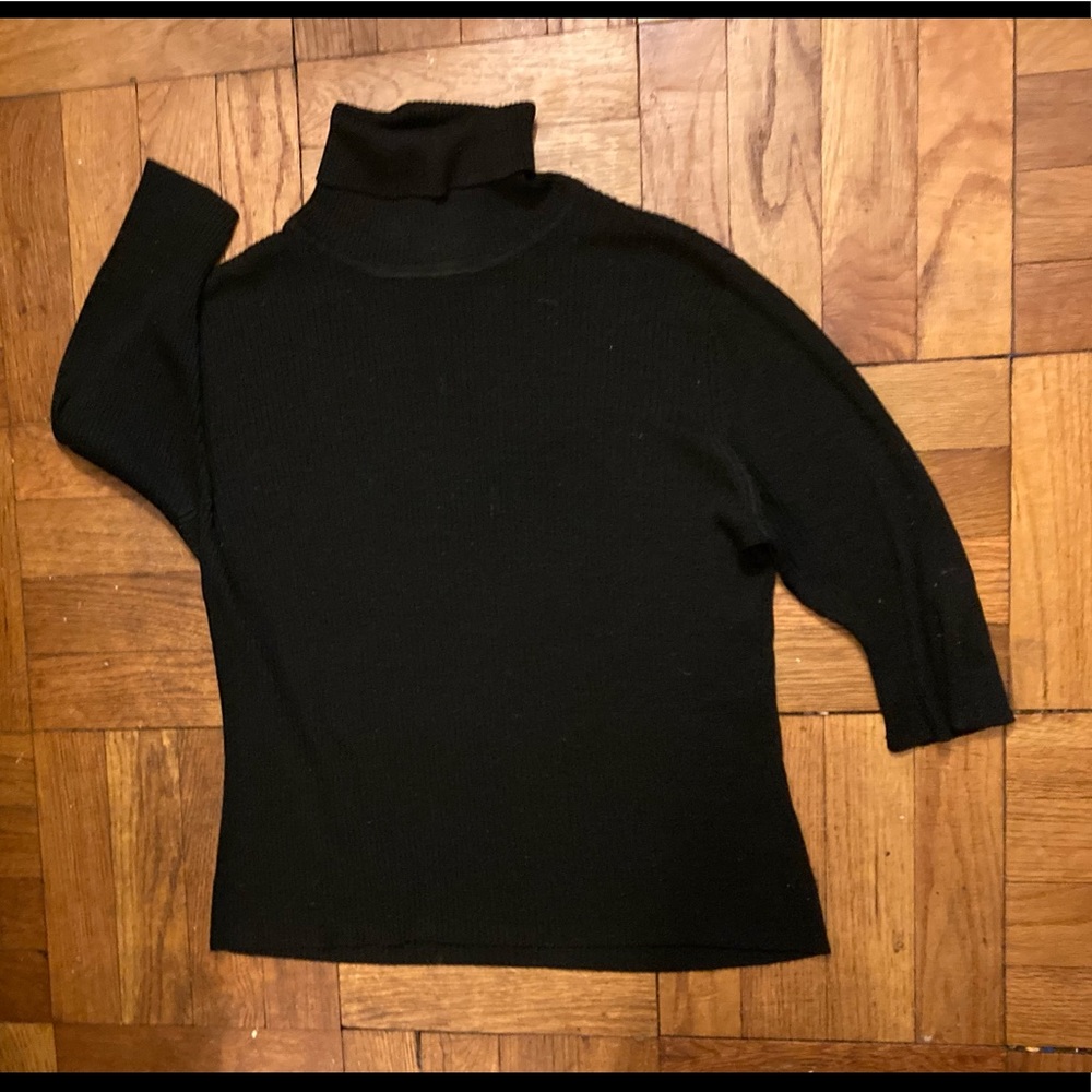 Oiver Perry Knitwear washable silk short sleeve top. Size P/M🥳🥳♦️